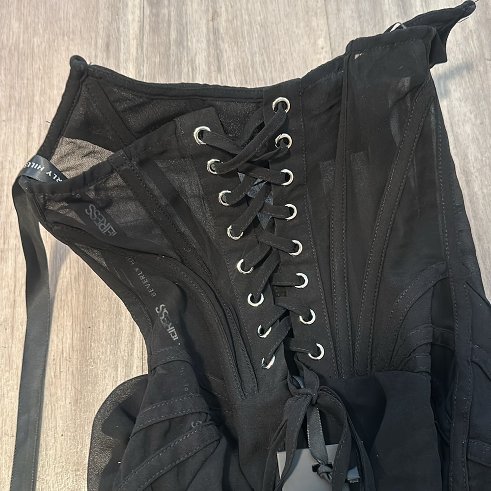 Black Bodycon Mini Dress with Sweetheart Neckline - Picture 5 of 5